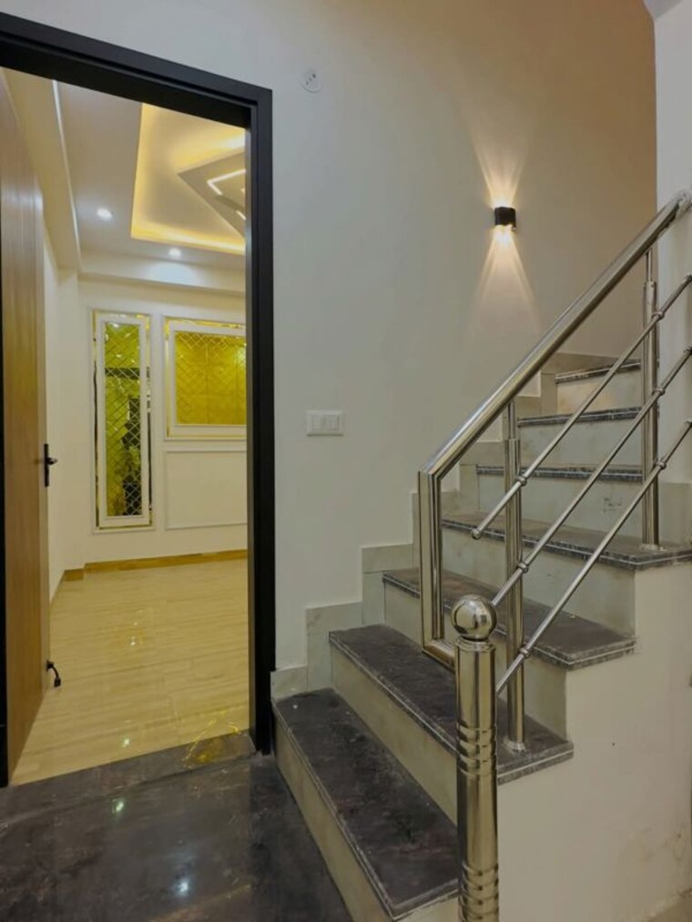 undefined, chattarpur 3 Bedroom 90 Sq.Yd. Builder Floor In Chattarpur Delhi 9929614