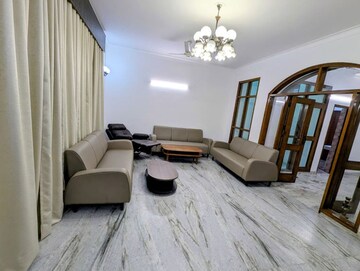 Gym in 5 BHK Independent House at Sector 14 – for Rent