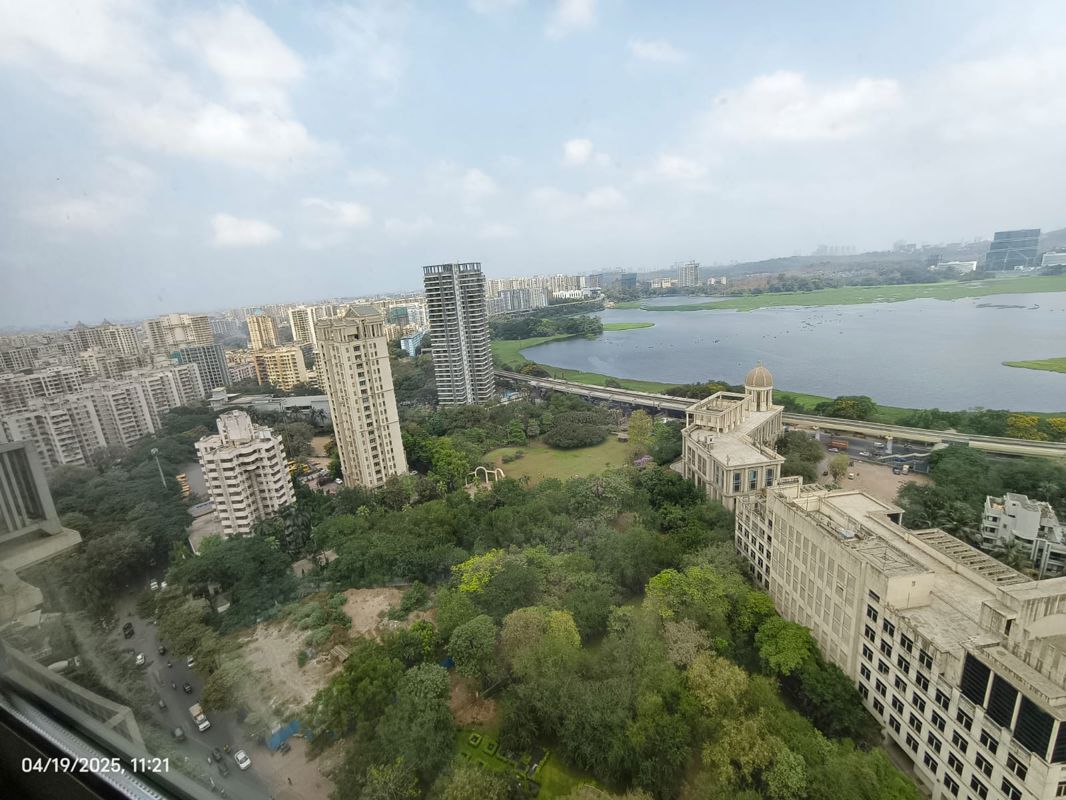2 BHK Apartment For Rent in Hiranandani Atlantis