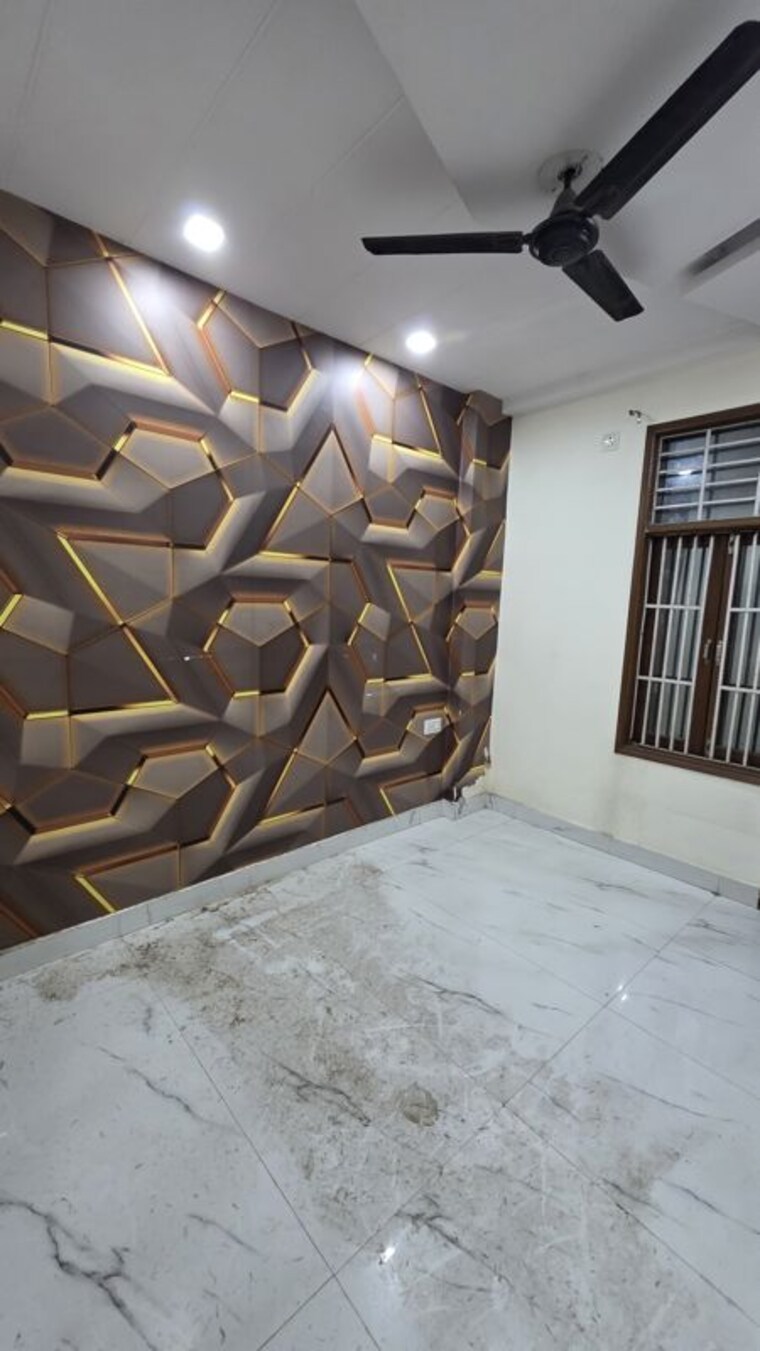  Parking, chattarpur 3 Bedroom 1150 Sq.Ft. Builder Floor In Chattarpur Delhi 9929671