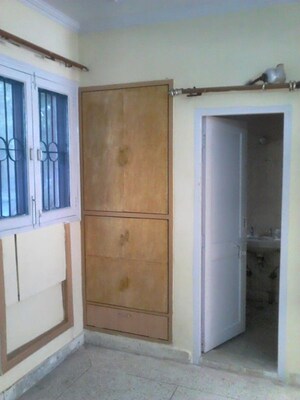 Room in 3 BHK Apartment at Sector 5 Dwarka – for Rent