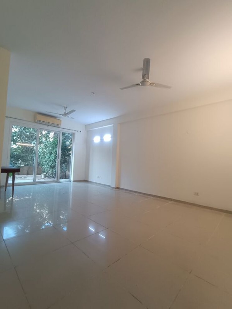 Room, emaar-mgf-emerald-hills 4 Bedroom 350 Sq.Yd. Apartment In Sector 65 Gurgaon 9929680