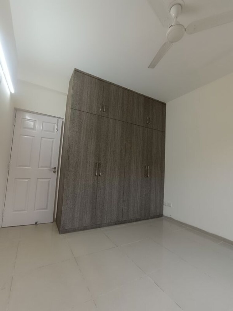 Room, emaar-mgf-emerald-hills 4 Bedroom 350 Sq.Yd. Apartment In Sector 65 Gurgaon 9929680