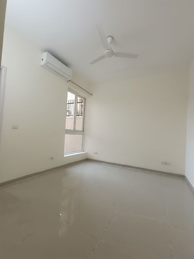 Room, emaar-mgf-emerald-hills 4 Bedroom 350 Sq.Yd. Apartment In Sector 65 Gurgaon 9929680