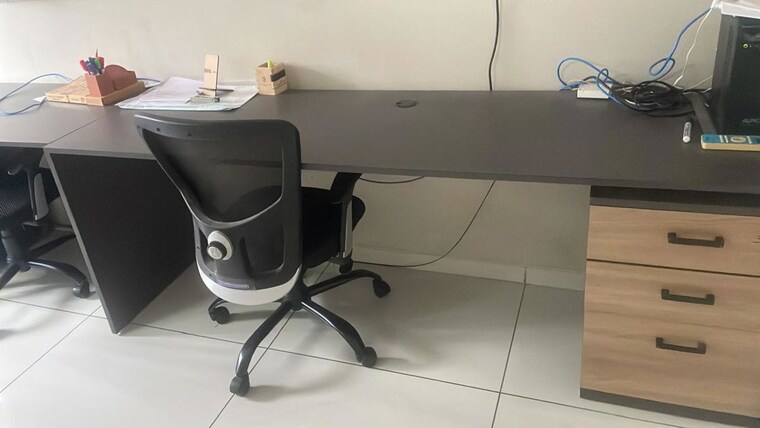 Team Area, gota Commercial Office Space 610 Sq.Ft. In Gota Ahmedabad 9929701