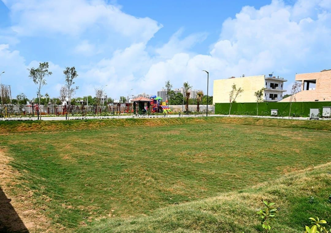 Plot For Sale in Sector 84