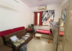 1 BHK Apartment For Rent in Colaba