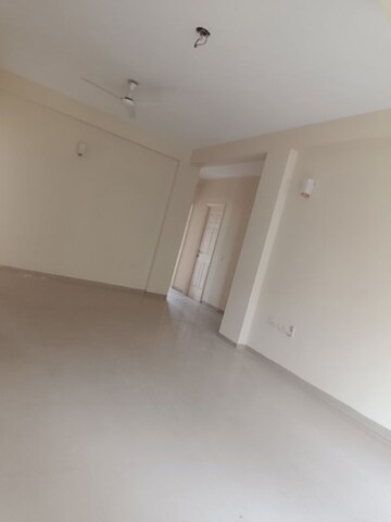 Room in 3 BHK Apartment at Emaar MGF Emerald Hills, Sector 65 – for Rent