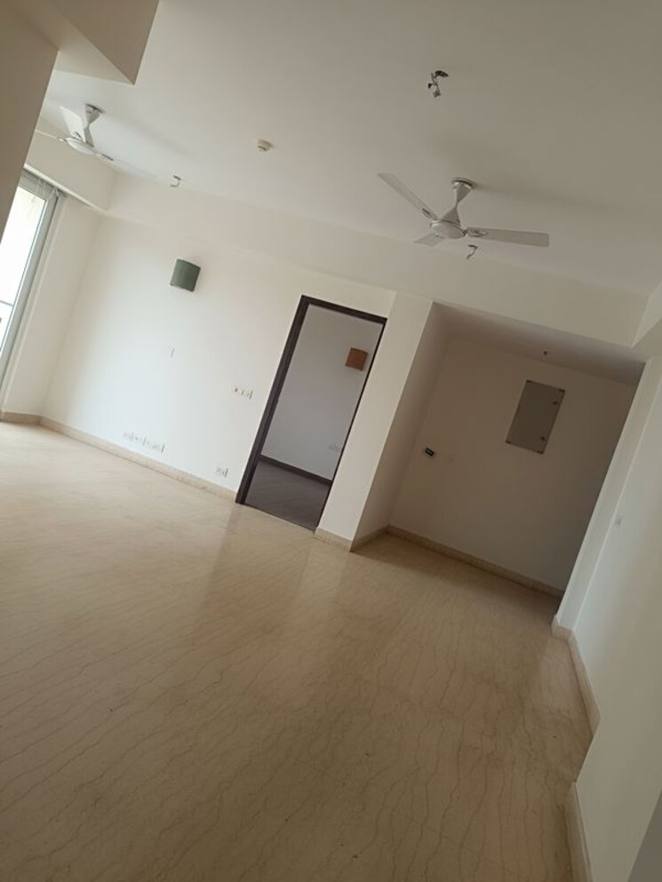 Room, emaar-mgf-emerald-hills 3 Bedroom 267 Sq.Yd. Apartment In Sector 65 Gurgaon 9929725