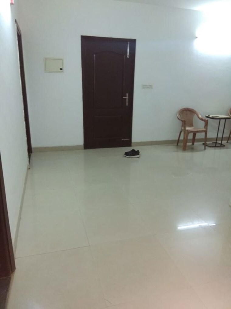 Room, sector 85 3 Bedroom 180 Sq.Yd. Builder Floor In Sector 85 Faridabad 9929598