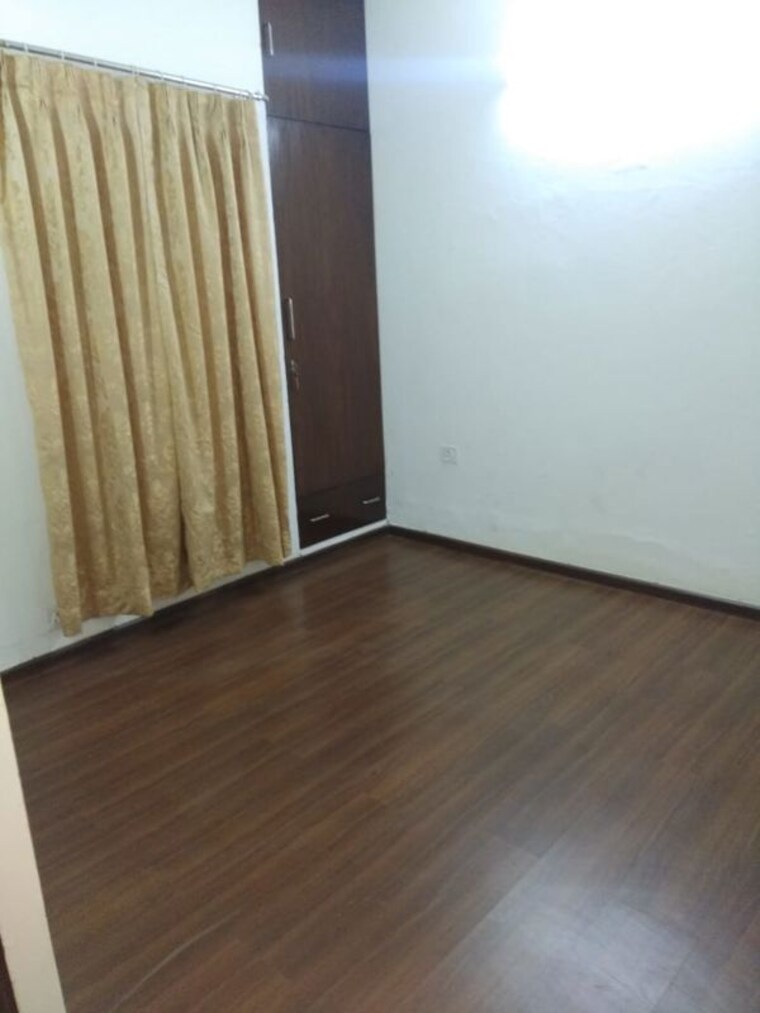 Room, sector 85 3 Bedroom 180 Sq.Yd. Builder Floor In Sector 85 Faridabad 9929598