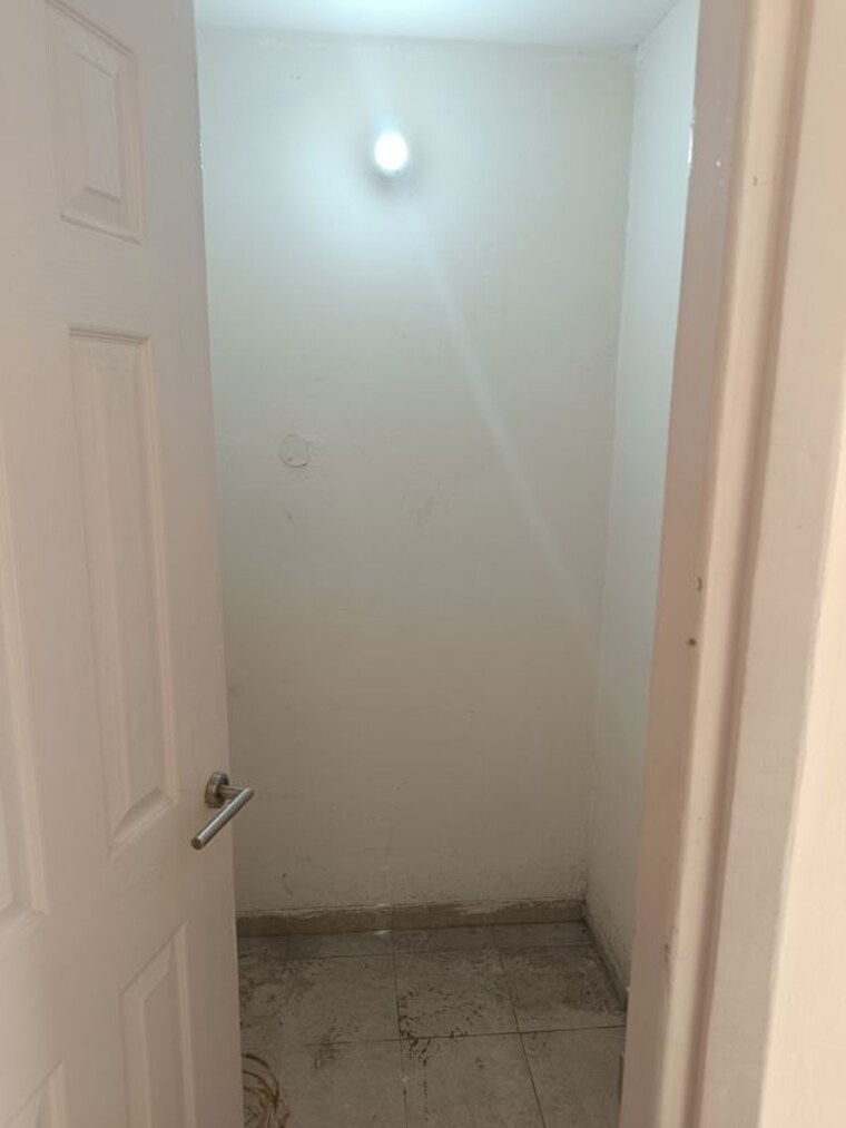 Bathroom, emaar-mgf-emerald-hills 4 Bedroom 350 Sq.Yd. Apartment In Sector 65 Gurgaon 9929774