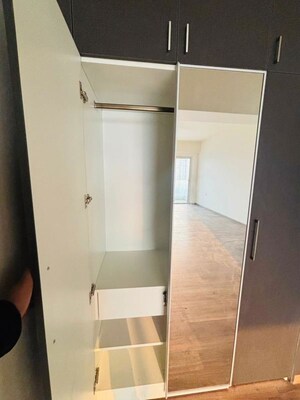 Furnished Amenities in 4 BHK Apartment at Kalpataru Vista, Sector 128 – for Sale