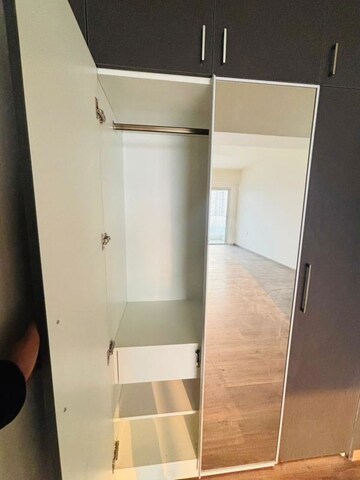 Furnished Amenities in 4 BHK Apartment at Kalpataru Vista, Sector 128 – for Sale