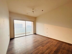 Room in 4 BHK Apartment at Kalpataru Vista, Sector 128 – for Sale