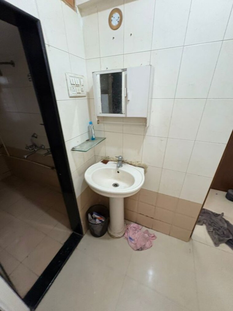Bathroom, nandini-chs 1 Bedroom 450 Sq.Ft. Apartment In Andheri West Mumbai 9484440