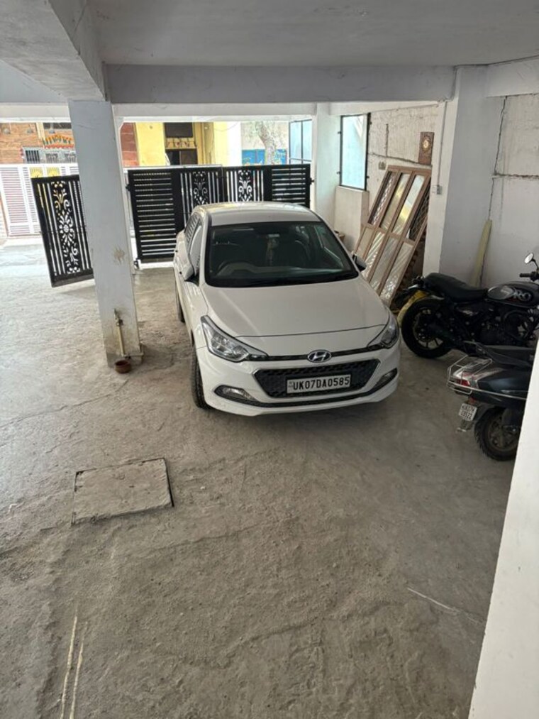  Parking, jakhan rajpur road 2 Bedroom 900 Sq.Ft. Builder Floor In JakhaN Rajpur Road Dehradun 9929853