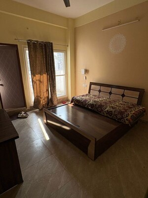 Bedroom in 2 BHK Builder Floor at JakhaN-Rajpur Road – for Rent