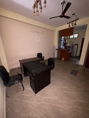 2 BHK Builder Floor For Rent in JakhaN-Rajpur Road