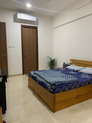 Bedroom in 3 BHK Builder Floor at Marathahalli – for Rent