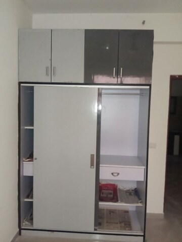 Furnished Amenities in 3 BHK Apartment at Mahagun Mywoods II, Sector 16c Greater Noida – for Rent