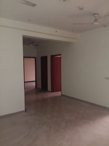 Room in 3 BHK Apartment at Mahagun Mywoods II, Sector 16c Greater Noida – for Rent
