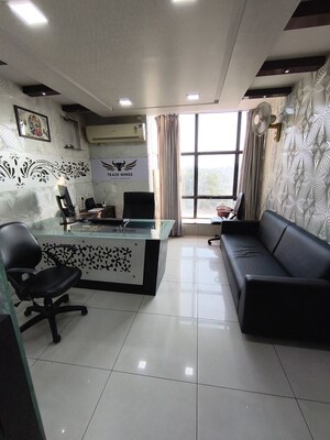  Office Space For Rent in Sama