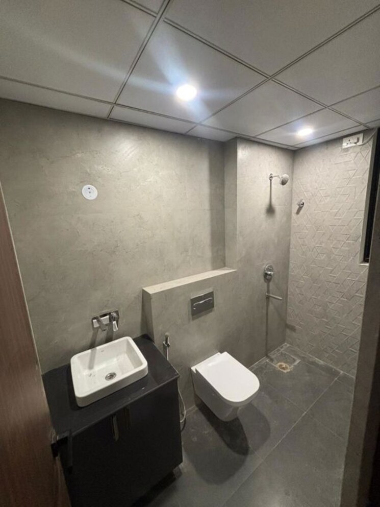 Bathroom, sahastradhara road 3 Bedroom 2122 Sq.Ft. Apartment In Sahastradhara Road Dehradun 9930148