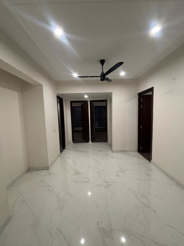 Room, sahastradhara road 3 Bedroom 2122 Sq.Ft. Apartment In Sahastradhara Road Dehradun 9930148
