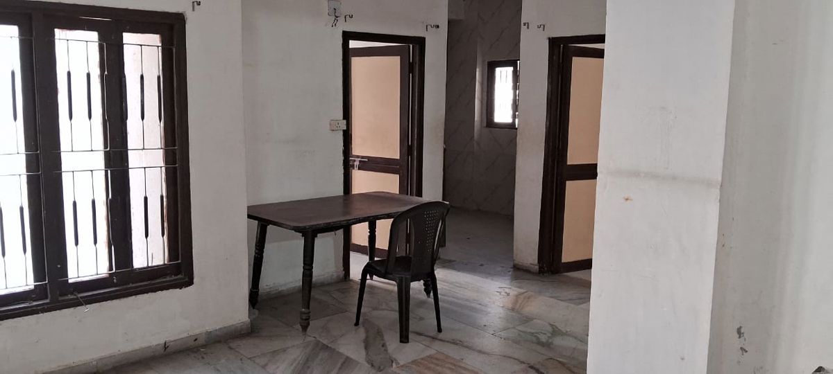 2 BHK + Store Room Apartment For Rent in Thaltej