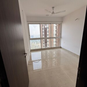 Room in 2 BHK Apartment at Runwal Forests, Datar Colony – for Rent