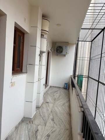 Balcony in 2 BHK Builder Floor at Sector 52 – for Rent