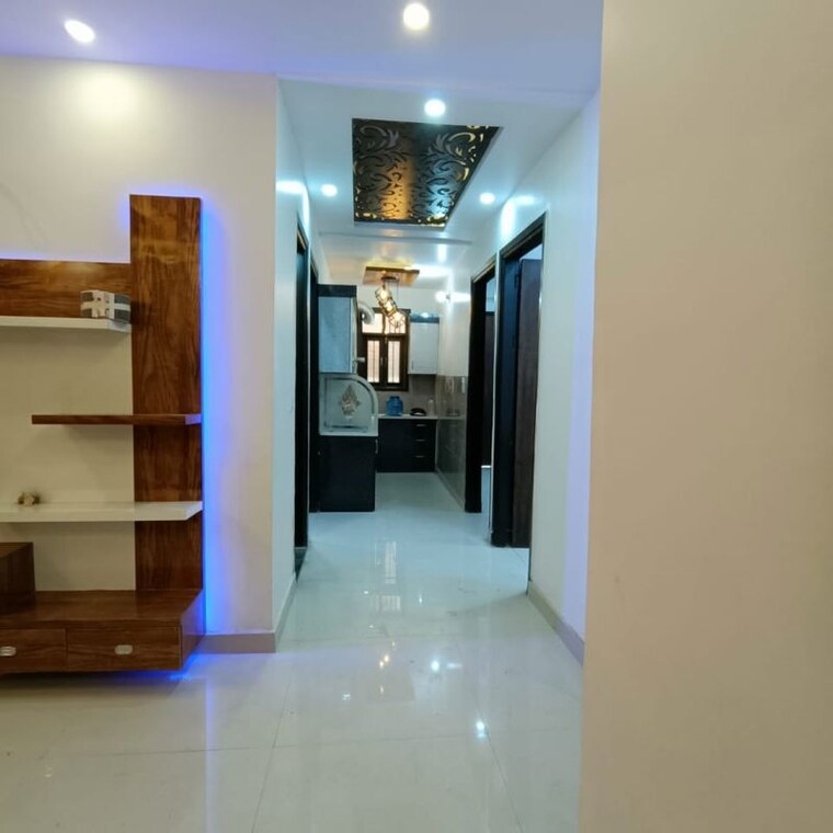 Room, mansa ram park 3 Bedroom 950 Sq.Ft. Builder Floor In Mansa Ram Park Delhi 9930291