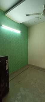 1 BHK + Extra Room 350 Sq.Ft. Builder Floor in Rohini Sector 8