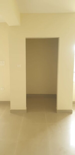 Room in 2.5 BHK Apartment at Ksr Cordelia, Thanisandra – for Rent