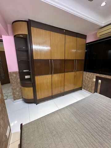 Bedroom in 3 BHK Apartment at Mumbai Central Suburbs – for Rent