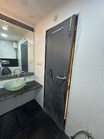 Bathroom in 3 BHK Apartment at Mumbai Central Suburbs – for Rent
