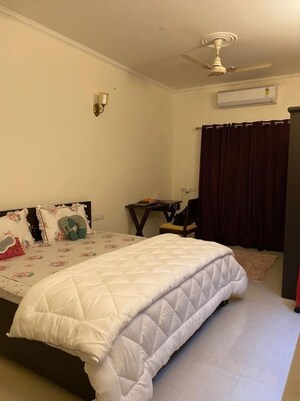 Bedroom in 2 BHK Apartment at Vasant Kunj – for Rent