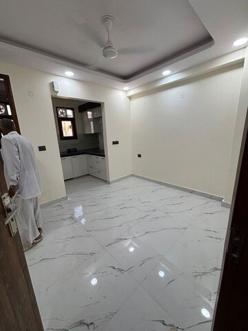 Parking in 1 BHK Apartment at Palm Residency Chhatarpur, Chattarpur – for Rent