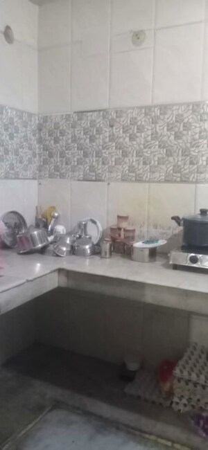 Master Bedroom in 1 BHK Builder Floor at Laxmi Nagar – for Rent