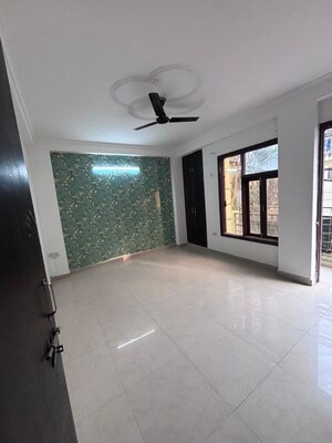 Room in 1 BHK Apartment at Palm Residency Chhatarpur, Chattarpur – for Rent
