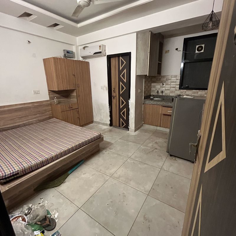 1 RkBuilder Floor For Rent in DLF City Phase III