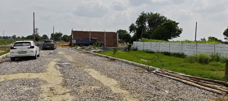 undefined, sector 137  150 Sq.Yd. Plot In Sector 137 Noida 9930617