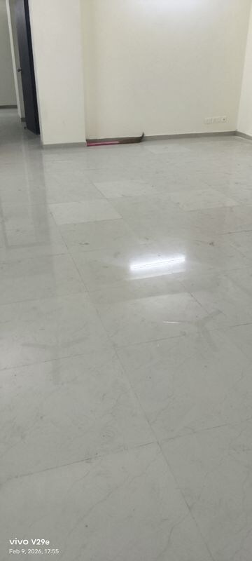 Room in 4 BHK Apartment at Windsor Paradise 2, Raj Nagar Extension – for Rent