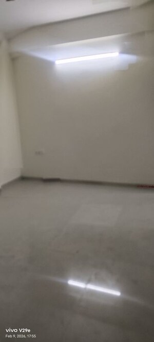 Room in 4 BHK Apartment at Windsor Paradise 2, Raj Nagar Extension – for Rent