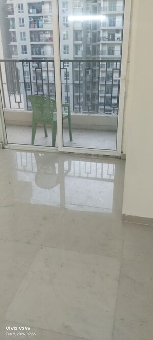 Bathroom in 4 BHK Apartment at Windsor Paradise 2, Raj Nagar Extension – for Rent