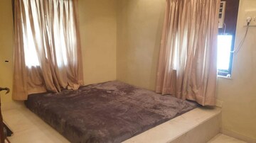 Bedroom in 2 BHK Apartment at Santacruz West – for Rent