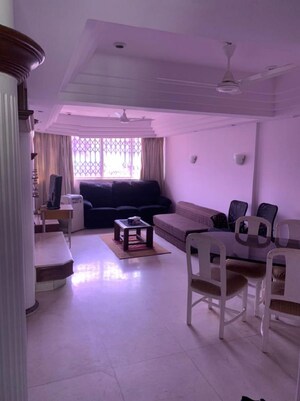Living Room in 2 BHK Apartment at Santacruz West – for Rent