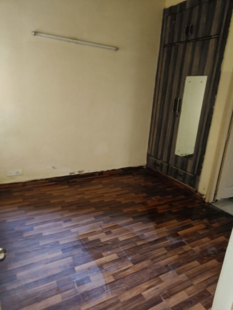 Room, paras-tierea 3.5 Bedroom 1695 Sq.Ft. Apartment In Sector 137 Noida 9930648