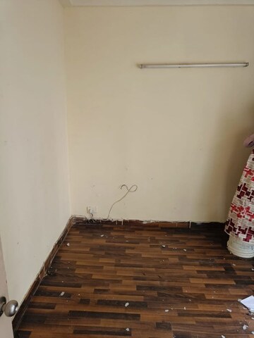 Room in 3.5 BHK Apartment at Paras Tierea, Sector 137 – for Rent